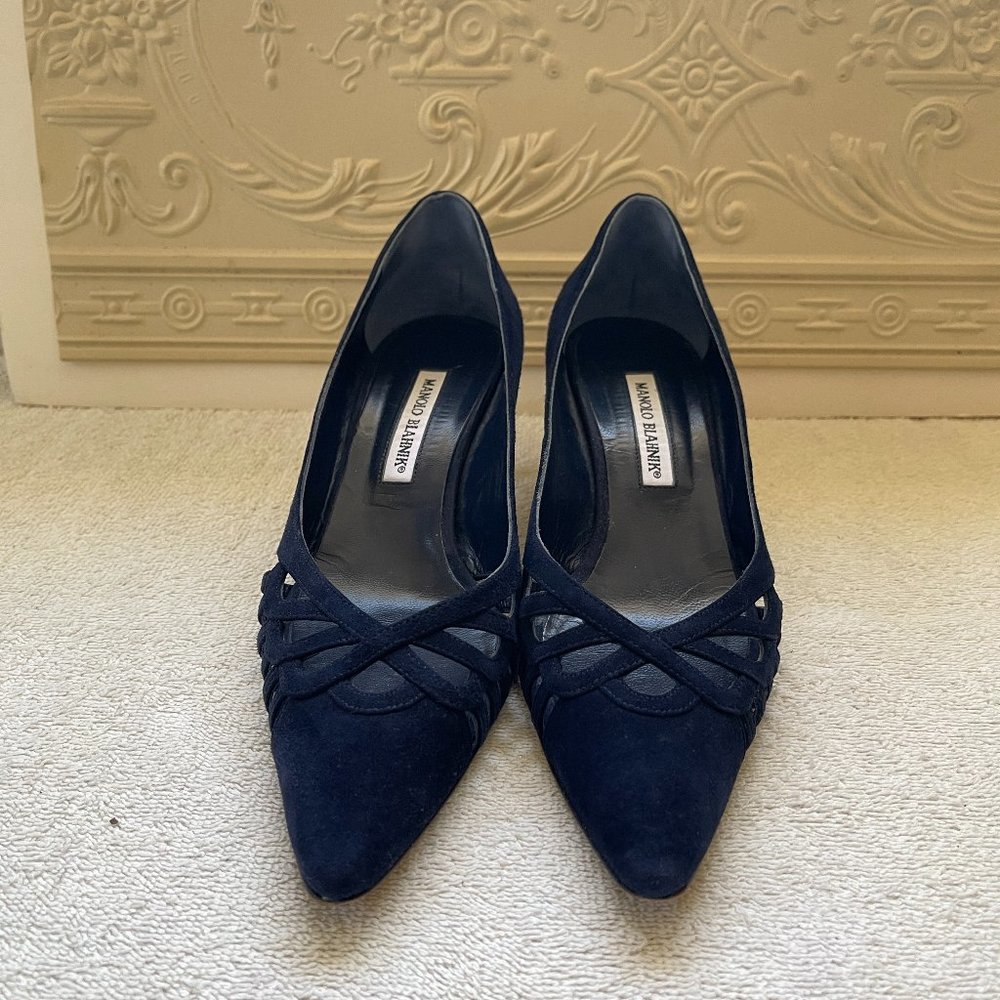 Pair of Manolo Blahnik dark navy suede leather pumps, size 38.
